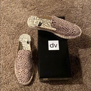 DV cheetah espadrille flats sz 9.5